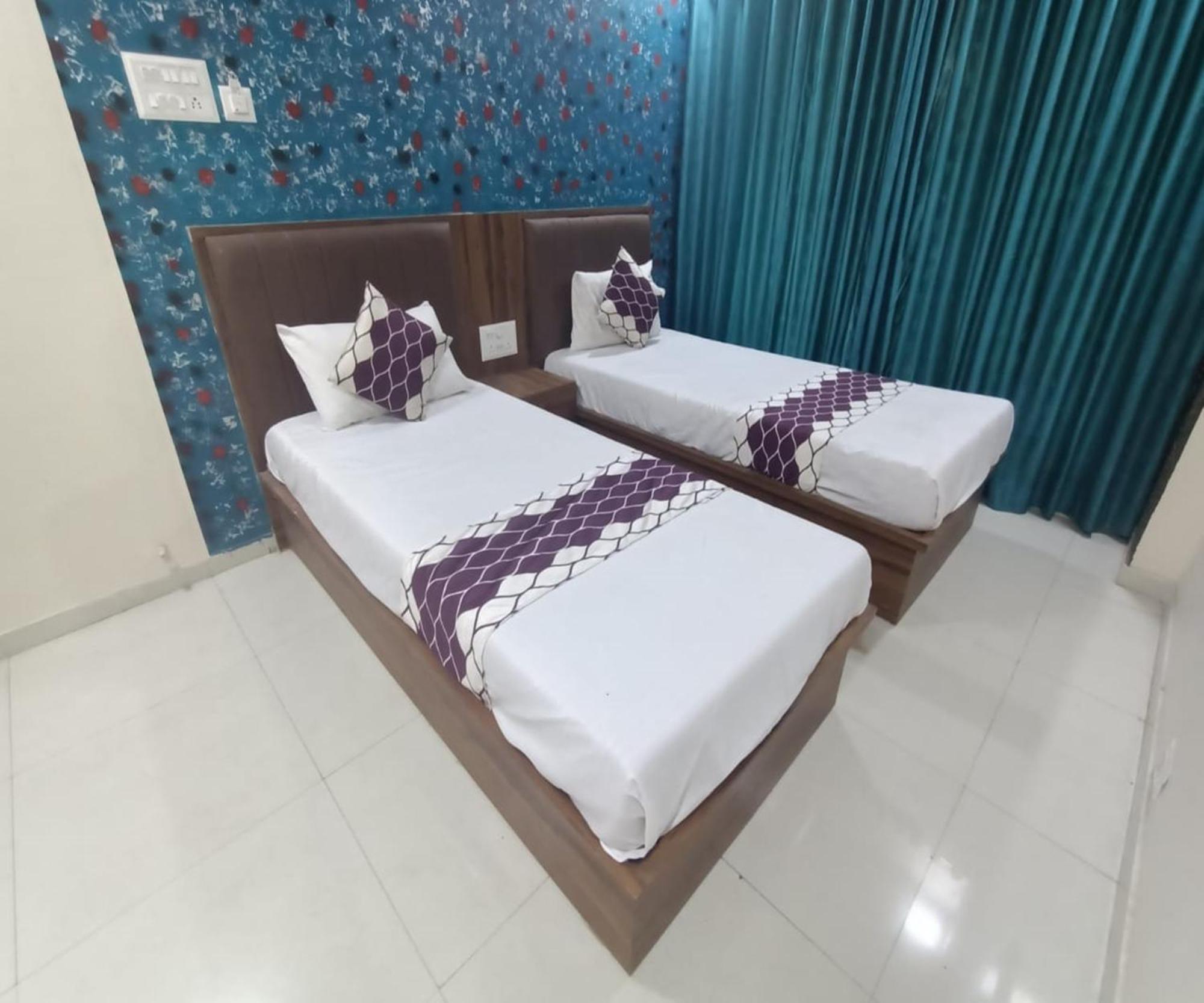 Hotel Om Sai Navi Mumbai Exterior foto